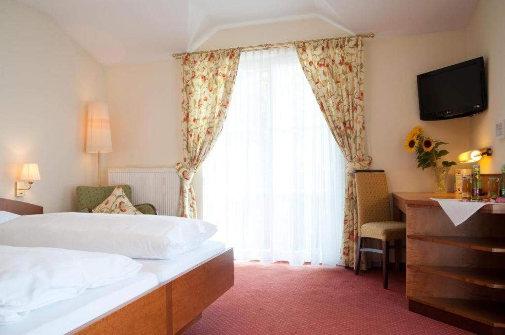 Hotel Gasthof Der Jagerwirt Bergheim Exteriér fotografie